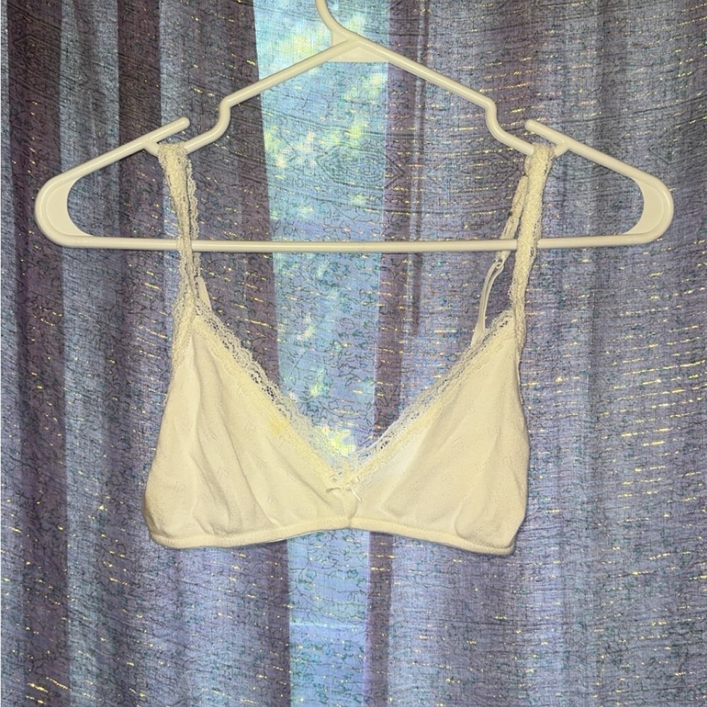 BRANDY MELVILLE White Lace Bralette